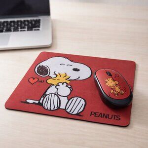 Peanuts Snoopy Wireless Mouse and Mouse Pad Set